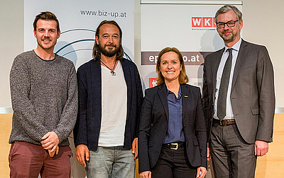 v.li.n.re.: Einzelunternehmer Mario Hofer (Gründer von Purolex), Hannes Treichl (Autor und Gründer mehrerer Kreativagenturen), WKOÖ-Vizepräsidentin Mag. Angelika Sery-Froschauer, Wirtschafts-Landesrat Dr. Michael Strugl 