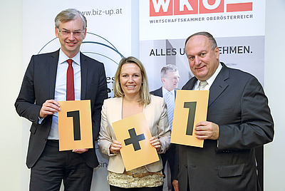 V. l.: Wirtschafts-Landesrat Dr. Michael Strugl, Mag.a Karin Reiter (GF EPU-Zielgruppenmanagement der WKOÖ) und Wirtschaftskammer-OÖ-Präsident Dr. Rudolf Trauner. Foto: Land OÖ/Schauer